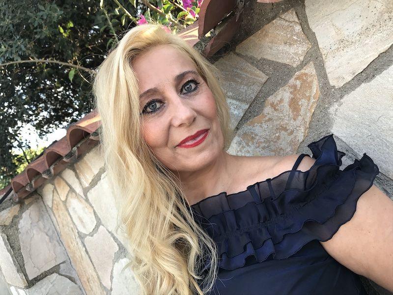 Esther Lopez experta en terapia marina y constelaciones